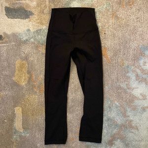 LULULEMON CROPPED LEGGINGS SIZE 2